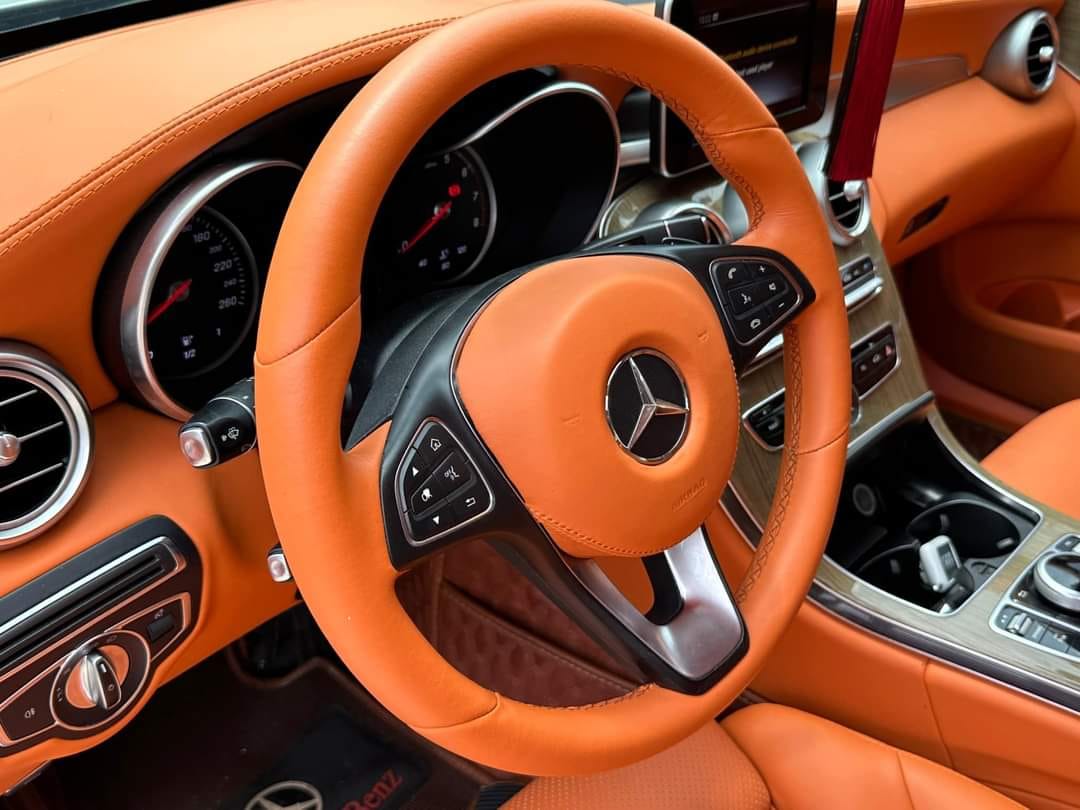 Mercedes C 250 độ kỳ công bán lại chưa đến 900 triệu, dân tình nhận xét: ‘Nhìn nội thất hết muốn lên xe’ - ảnh 6