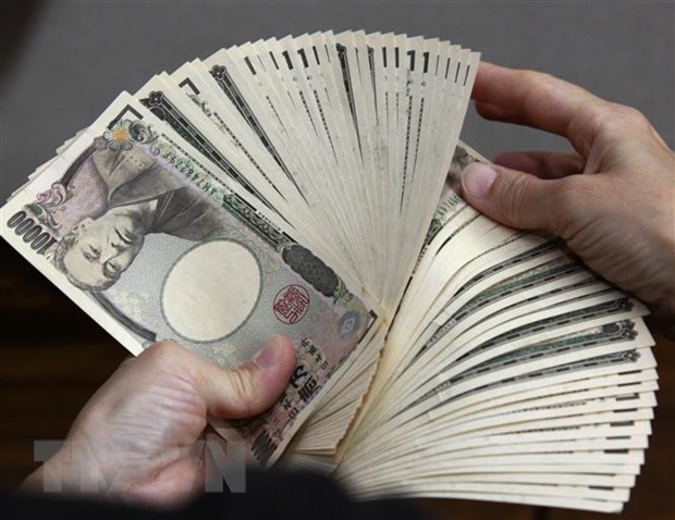 Đồng yen tiếp tục giảm giá do chưa thể đẩy lạm phát tới mục tiêu 2% - ảnh 1