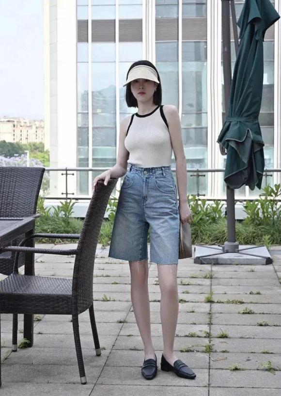 Mặc quần jean này vào mùa hè vừa thời trang vừa giảm tuổi - ảnh 12