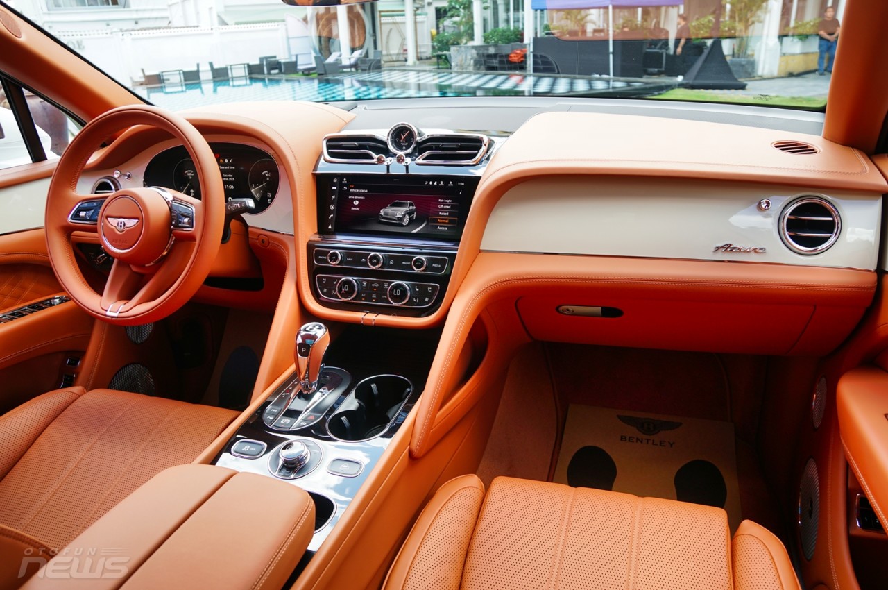 Xe siêu sang Bentley Bentayga EWB Azure 2023 ra mắt với giá gần 21 tỷ đồng - ảnh 12