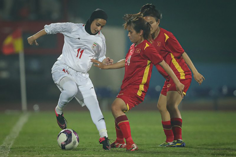 U20 nữ Việt Nam lội ngược dòng thắng Iran trận ra quân giải châu Á - ảnh 1