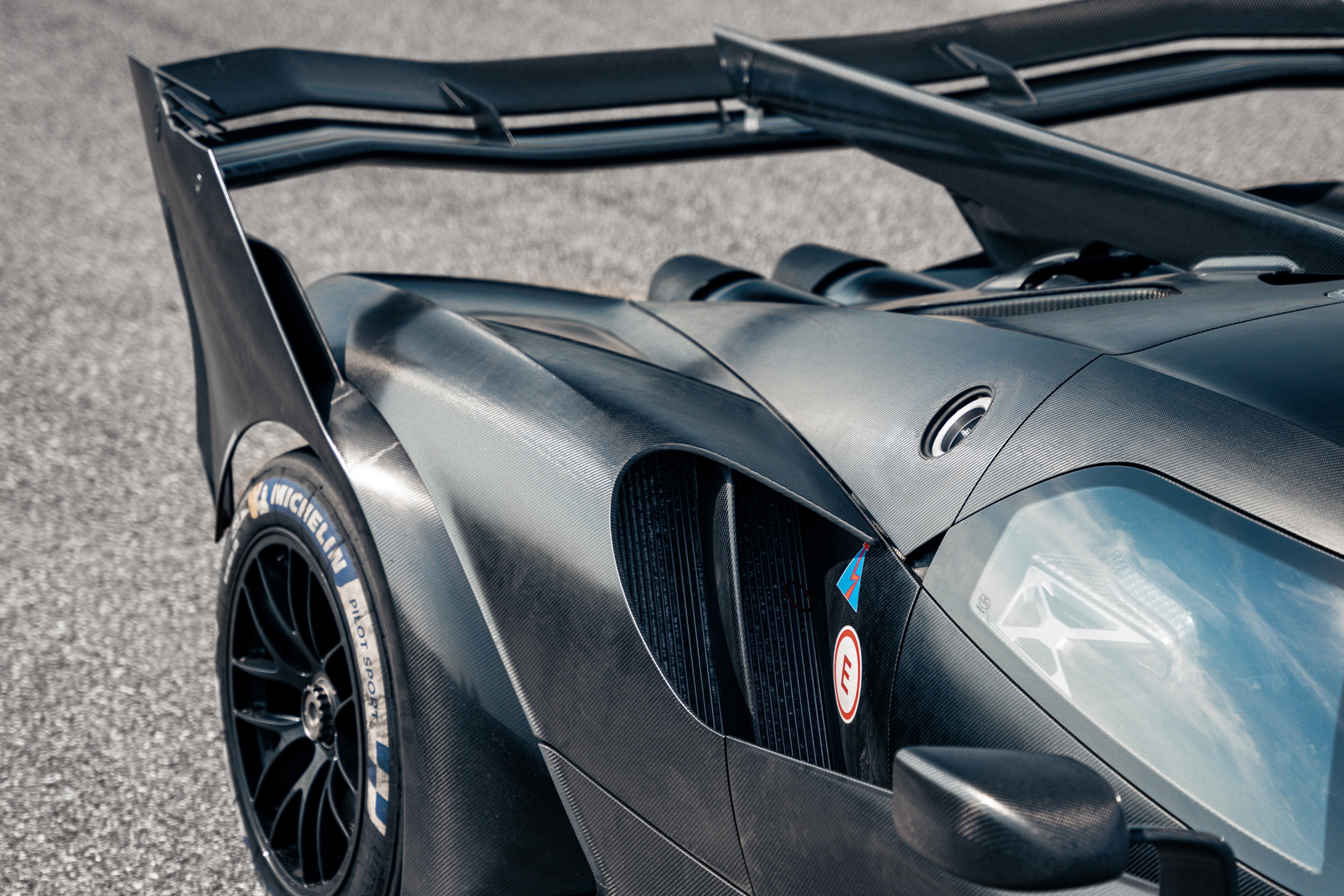Siêu xe Bugatti Bolide bước vào giai đoạn thử nghiệm - ảnh 4