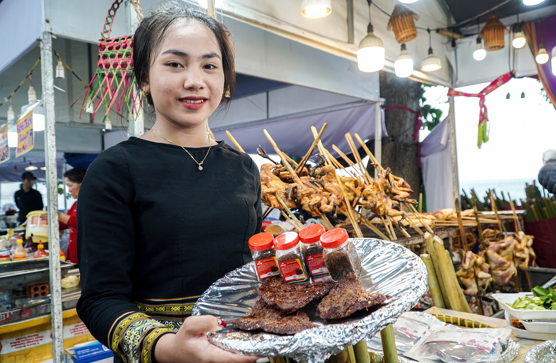 Bò một nắng Gia Lai, cơm lam tại lễ hội ẩm thực ở Nha Trang - ảnh 7