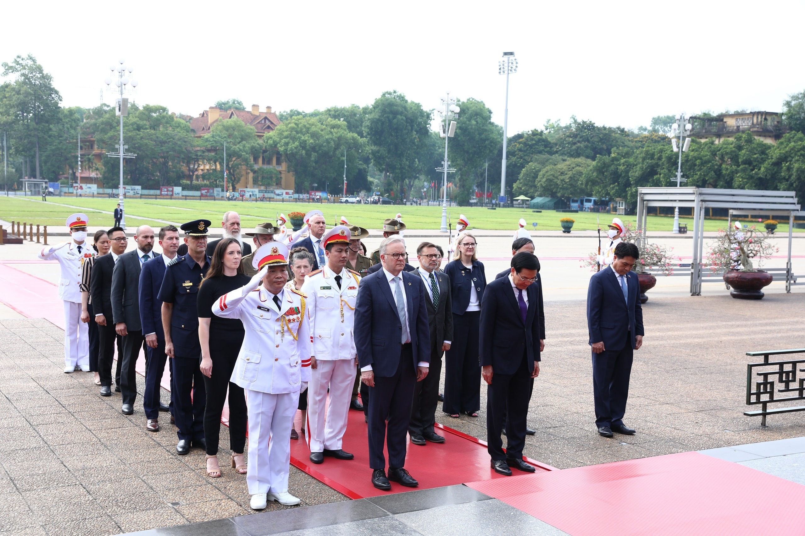Thủ tướng Phạm Minh Chính chủ trì lễ đón thủ tướng Australia - ảnh 9