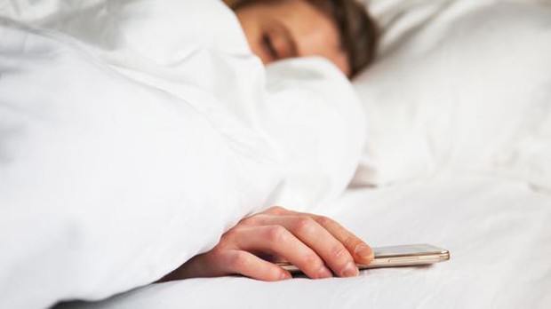 Bác sĩ nói về việc người trẻ mất ngủ dù mệt mỏi cả ngày: Phương pháp ngủ TESLA - Không phải ai cũng làm đúng! - ảnh 4