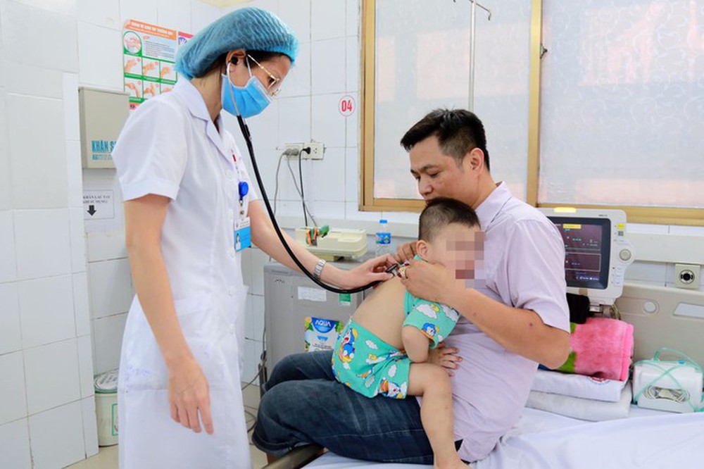 Quảng Ninh: Tăng đột biến số trẻ nhập viện vì viêm phổi - ảnh 2