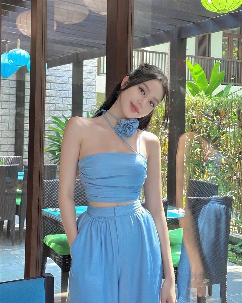 Hoa hậu Thanh Thủy chuộng mặc crop-top khoe eo thon - ảnh 7