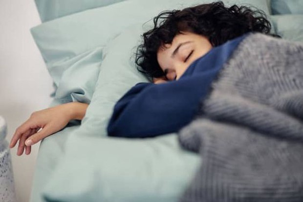 Bác sĩ nói về việc người trẻ mất ngủ dù mệt mỏi cả ngày: Phương pháp ngủ TESLA - Không phải ai cũng làm đúng! - ảnh 3