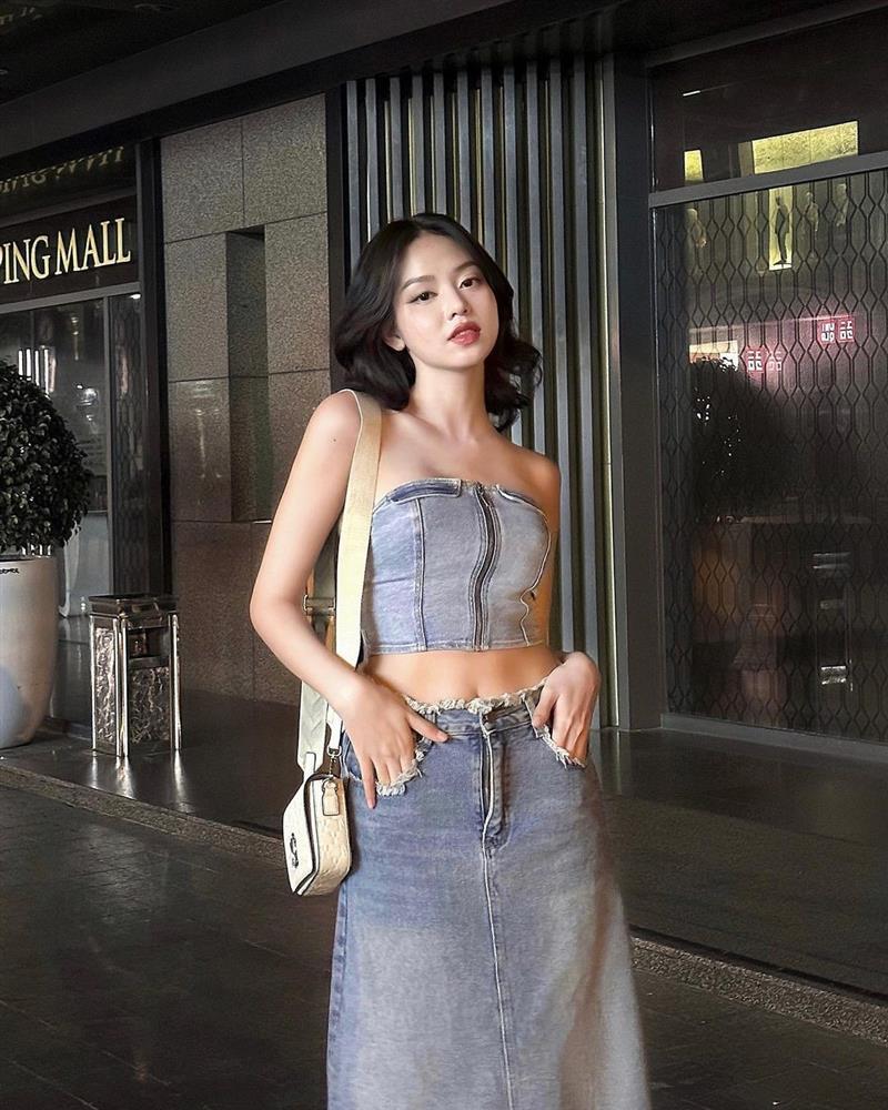 Hoa hậu Thanh Thủy chuộng mặc crop-top khoe eo thon - ảnh 8