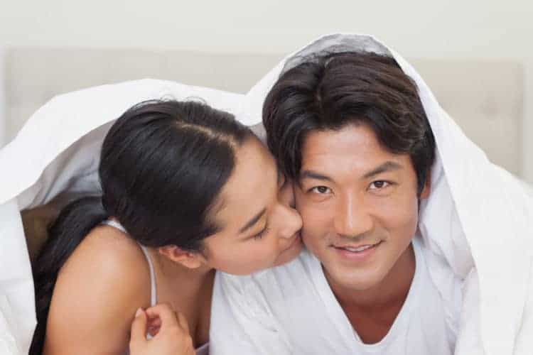 10 tuyệt chiêu ‘yêu’ của phụ nữ khiến chồng nghiện vợ hơn cả lúc mới yêu - ảnh 1