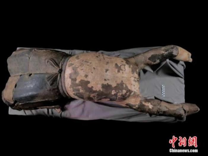 Vén màn bí ẩn bức tượng nằm ngửa, hai tay chống đất trong lăng mộ Tần Thủy Hoàng - ảnh 2