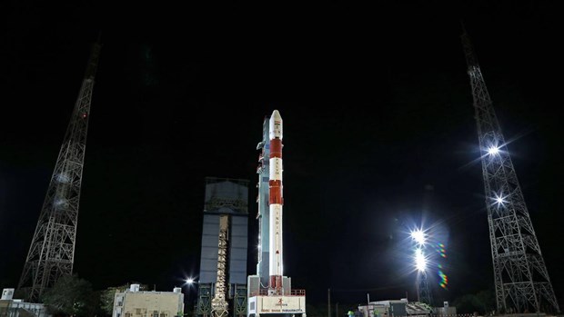Ấn Độ phóng thành công tên lửa mang theo 7 vệ tinh Singapore - ảnh 1