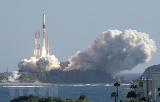 Nhật Bản phóng tên lửa mang Tàu đổ bộ thám hiểm Mặt Trăng - ảnh 1