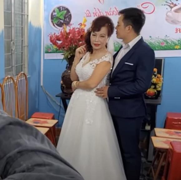 Cô dâu Thu Sao cùng chồng trẻ Hoa Cương kỷ niệm 5 năm cưới, nhan sắc tuổi U70 gây bất ngờ - ảnh 5