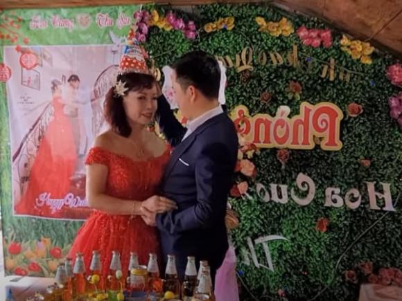 Cô dâu Thu Sao cùng chồng trẻ Hoa Cương kỷ niệm 5 năm cưới, nhan sắc tuổi U70 gây bất ngờ - ảnh 3