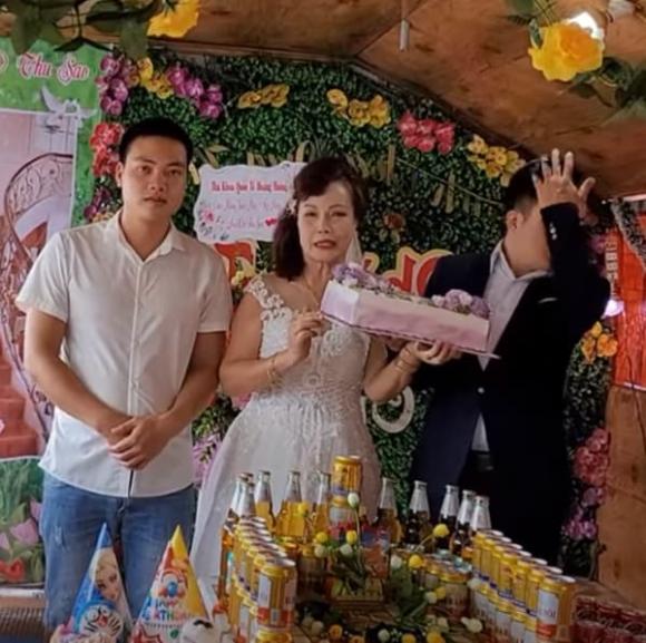 Cô dâu Thu Sao cùng chồng trẻ Hoa Cương kỷ niệm 5 năm cưới, nhan sắc tuổi U70 gây bất ngờ - ảnh 1