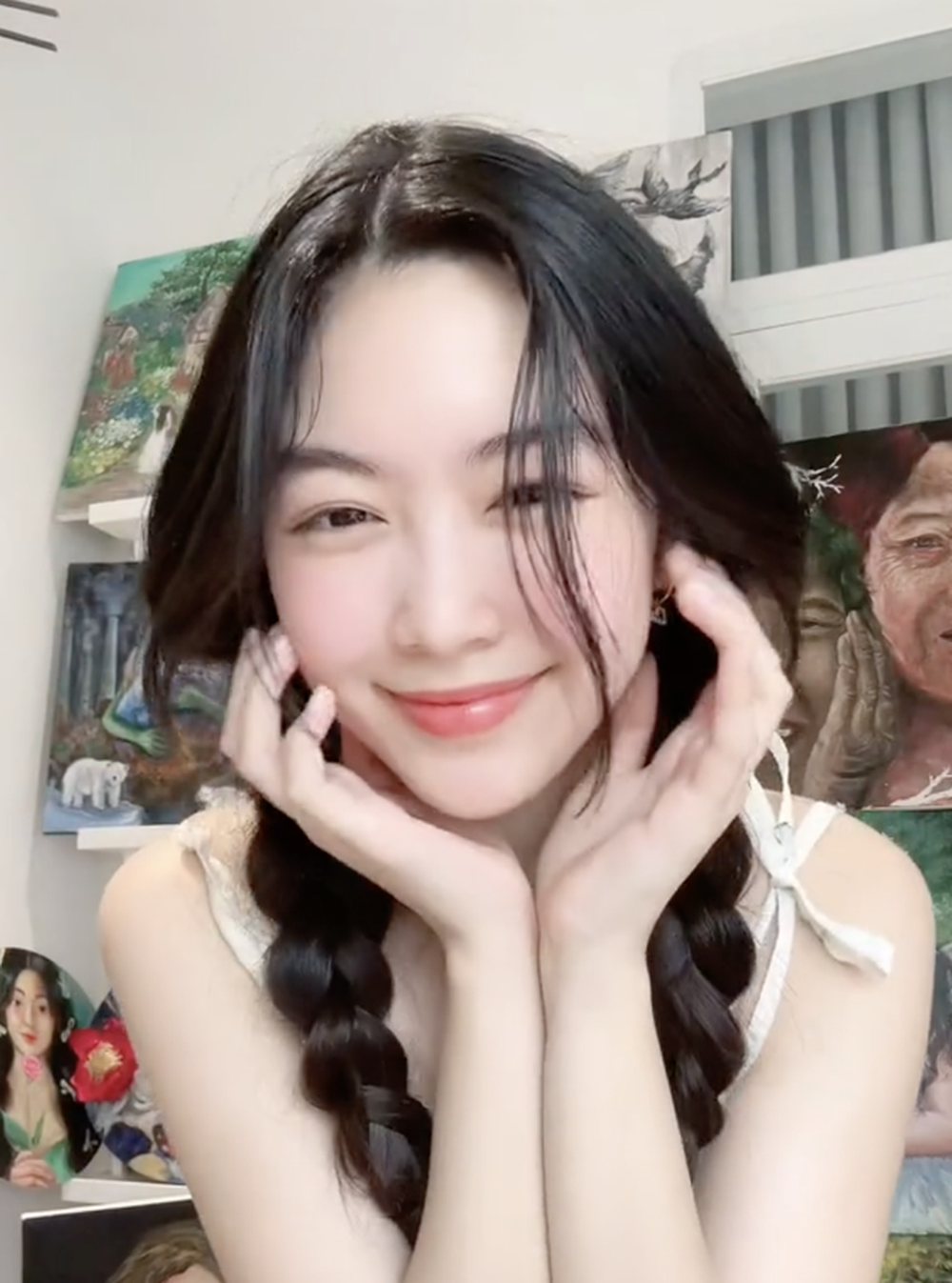 Ái nữ nhà MC Quyền Linh khoe visual như Hoa hậu, loạt “gia tài” phía sau gây chú ý không kém - ảnh 2