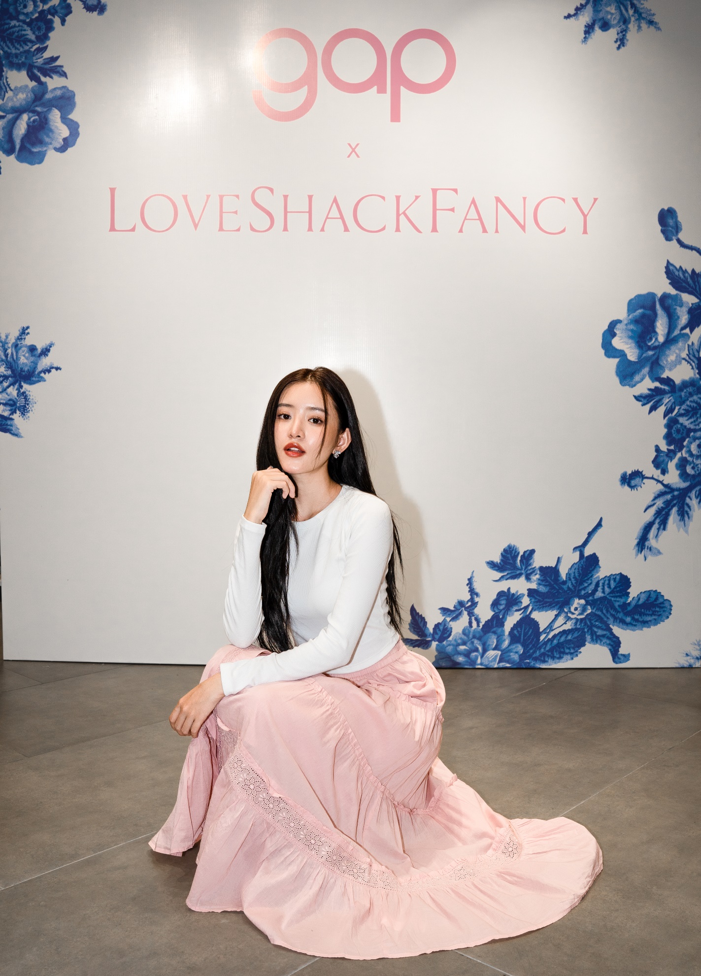 Cùng Angela Phương Trinh, Wokeup, gia đình Mỹ Nhân khám phá BST GAP x Love Shack Fancy - ảnh 7