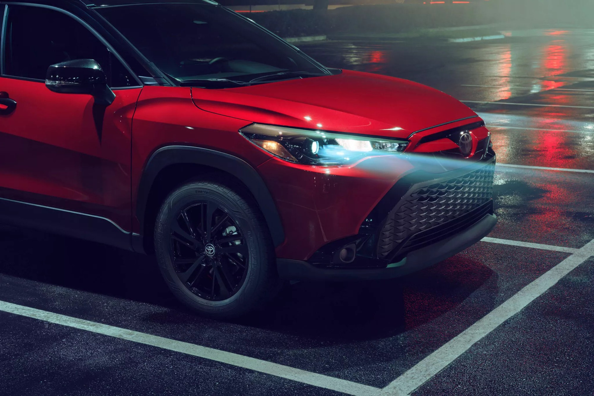 Nếu thấy Toyota Corolla Cross hơi hiền thì bạn có thể tham khảo phiên bản mới này: Phối lại màu là trông khác hẳn - ảnh 4