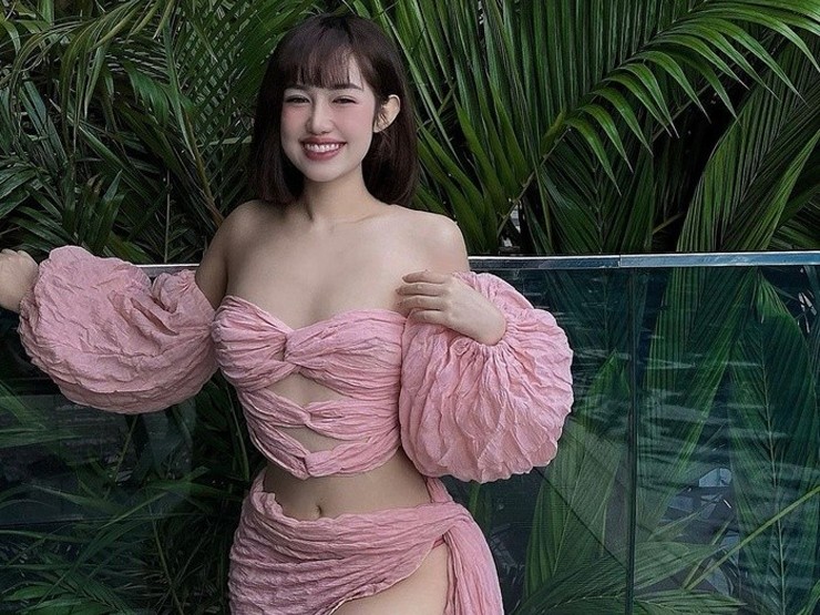 Hot girl Đồng Nai nổi bật trên “phố Tây” Bùi Viện khi mặc đồ tôn đường cong - ảnh 17