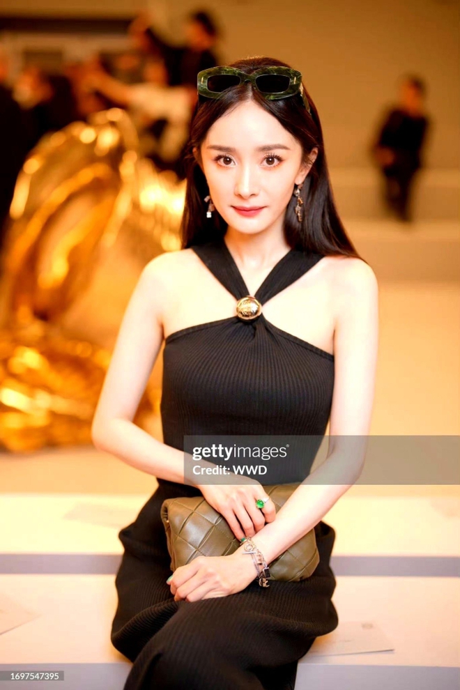 Dương Mịch gây sốt với sắc vóc ở tuổi U40, Baifern - Lim Ji Yeon so kè visual tại show Loewe - ảnh 4