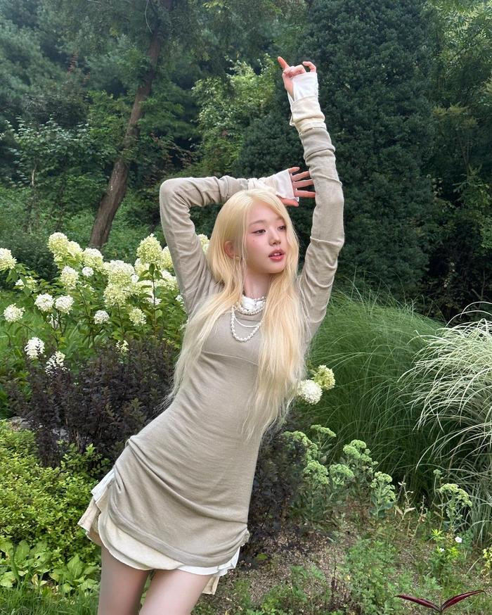 Nữ thần 2K4 lột xác ''cực bén'' với mái tóc vàng óng, netizen khen: ''Xinh miễn bàn'' - ảnh 1
