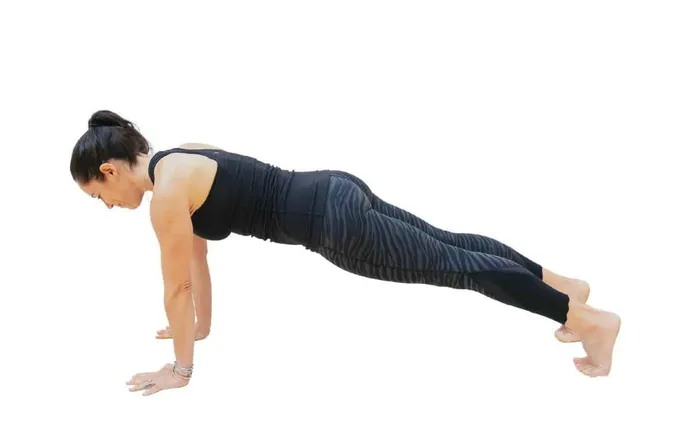 9 tư thế yoga giảm cân bạn có thể thực hiện hàng ngày - ảnh 2