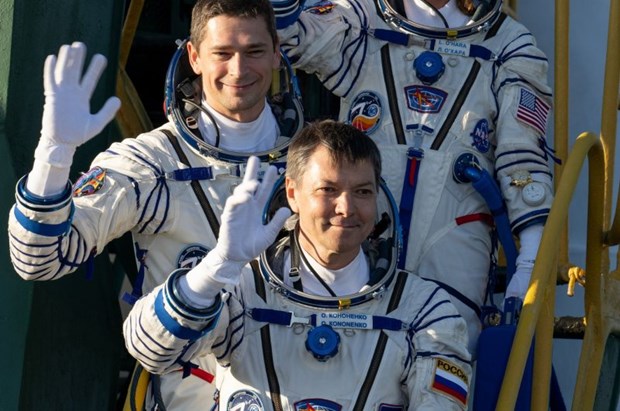 Phi hành gia Nga hoàn thành đi bộ ngoài không gian gần 8 tiếng đồng hồ - ảnh 1