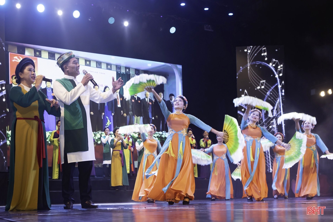 Hà Tĩnh giành giải A tại Liên hoan Tiếng hát người cao tuổi toàn quốc - ảnh 4