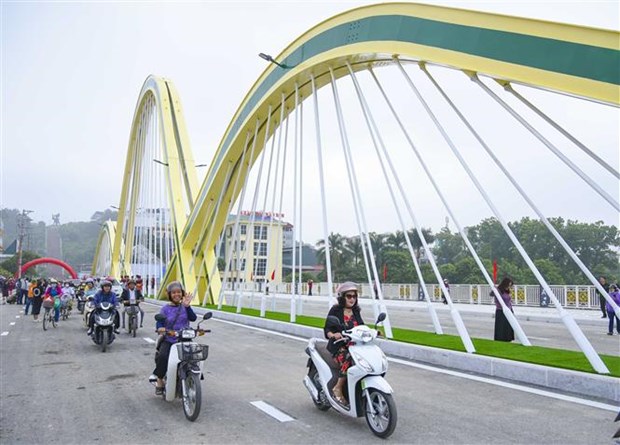 Điện Biên tổ chức thông xe Cầu Thanh Bình bắc qua Sông Nậm Rốm - ảnh 2
