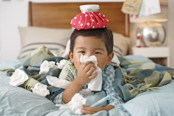 Chăm sóc như thế nào để trẻ không bị cảm lạnh, viêm phổi khi trời lạnh? Đây là lời khuyên từ bác sĩ - ảnh 2