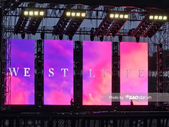 Cận cảnh sân khấu concert Westlife tại Việt Nam trước giờ G: Độ hoành tráng thỏa mong đợi từ fan! - ảnh 6