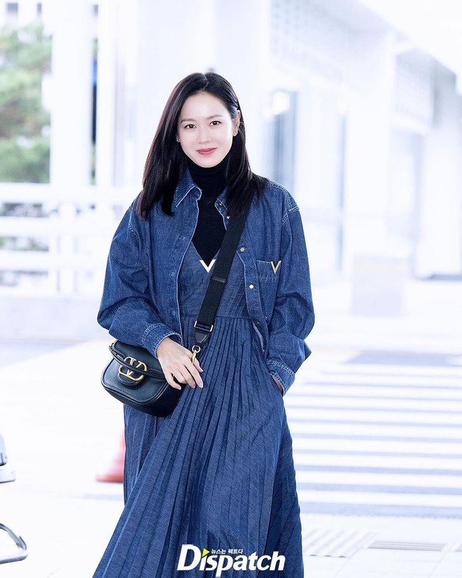 Son Ye Jin đẹp bất bại ở sân bay nhưng outfit khiến dân tình phải đặt câu hỏi - ảnh 1