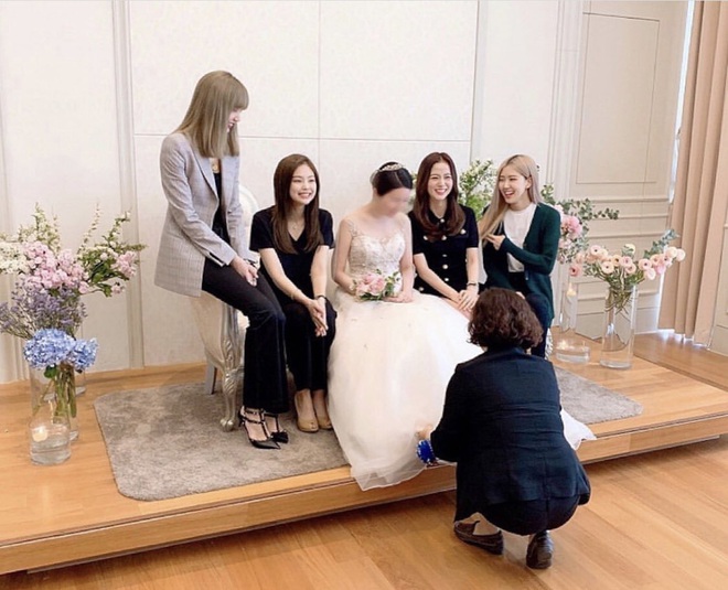 Sao diện đồ đen đi ăn cưới ở Thái và Hàn: Bên gây tranh cãi lớn, bên được khen nức nở - ảnh 10