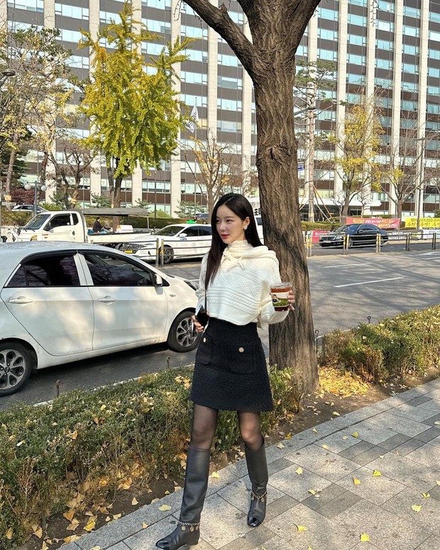 Những cách diện áo len mỏng xinh và sang như phụ nữ Hàn - ảnh 5