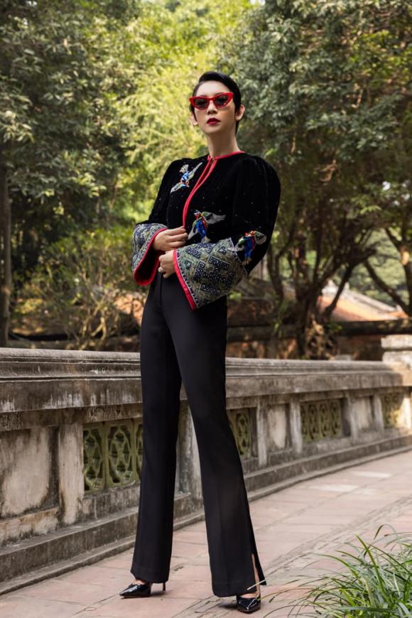 Siêu mẫu Xuân Lan diện áo chần bông của NTK Đức Hùng thả dáng tựa ''nàng thơ'' giữa trời đông Hà Nội - ảnh 19
