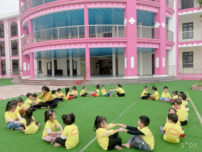 Trường mầm non công lập như 1 LÂU ĐÀI MÀU HỒNG ở ngoại thành Hà Nội: Phụ huynh nhìn còn thích mê, huống gì trẻ! - ảnh 3