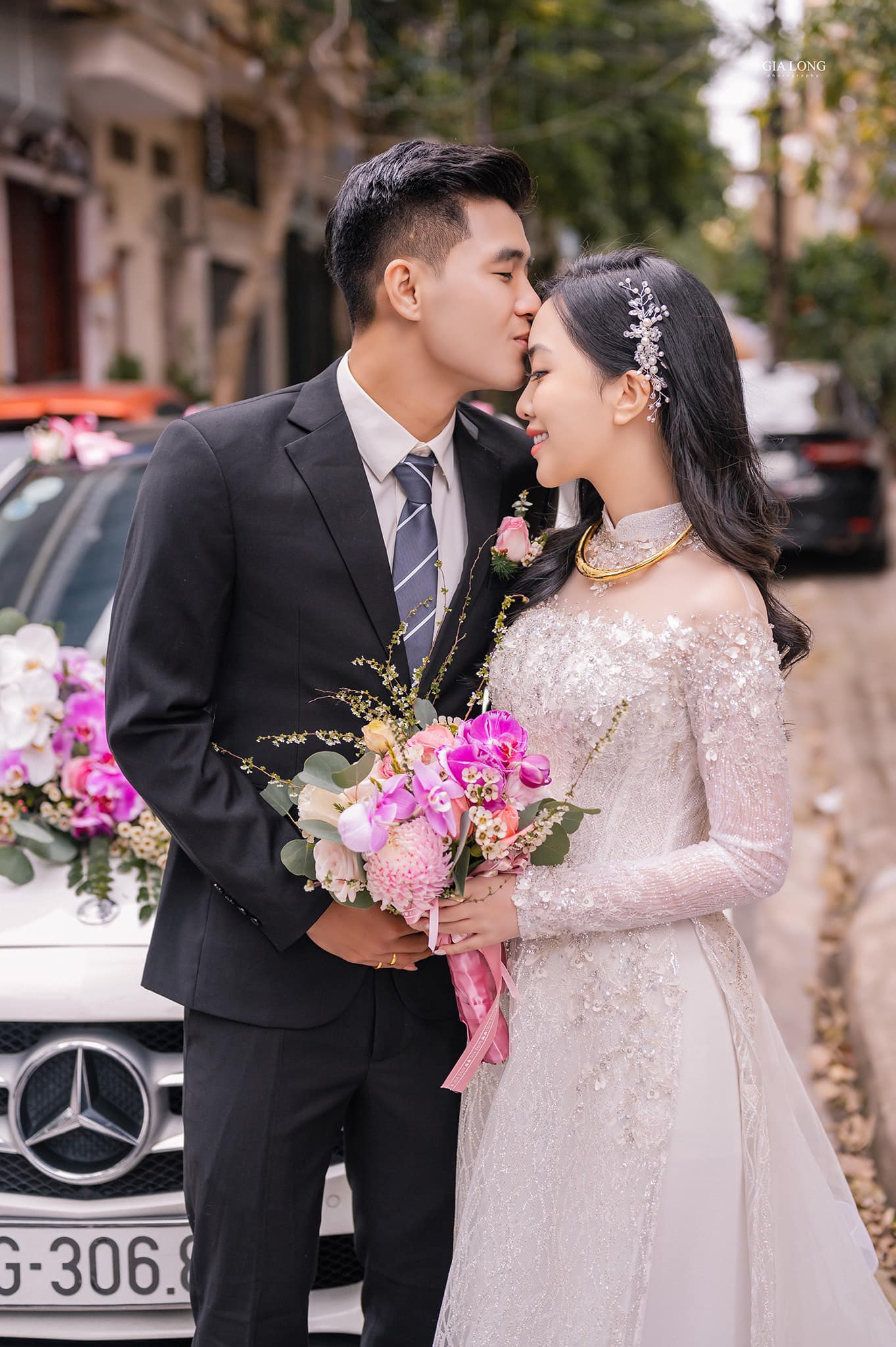 Cô dâu làng bóng đá Việt được tặng vàng ngày cưới hỏi, đoán xem của ai ''nặng'' nhất? - ảnh 8