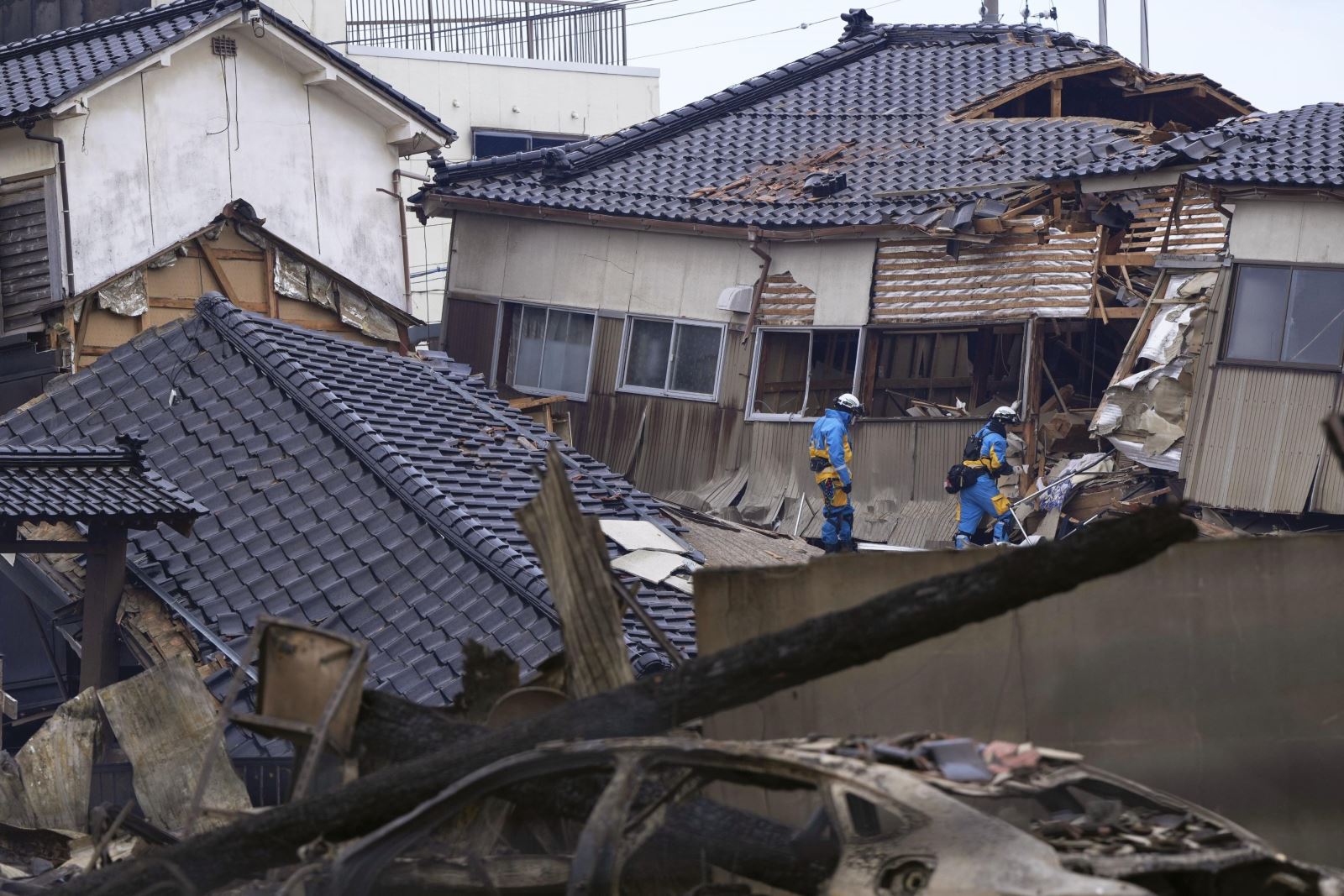 Động đất mạnh gieo nỗi buồn ngày đầu năm ở Nhật Bản - ảnh 1