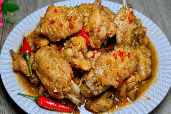Gà luộc và gà kho sả ớt của Việt Nam là món gà ngon nhất ở châu Á - ảnh 1