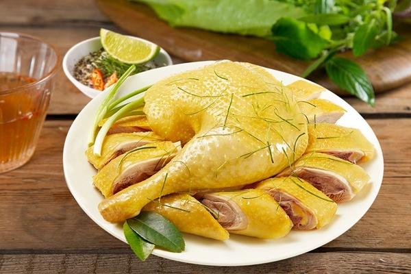 Gà luộc và gà kho sả ớt của Việt Nam là món gà ngon nhất ở châu Á - ảnh 2