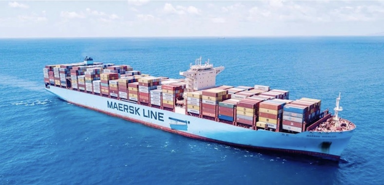 Gã khổng lồ vận tải biển Maersk hứng 