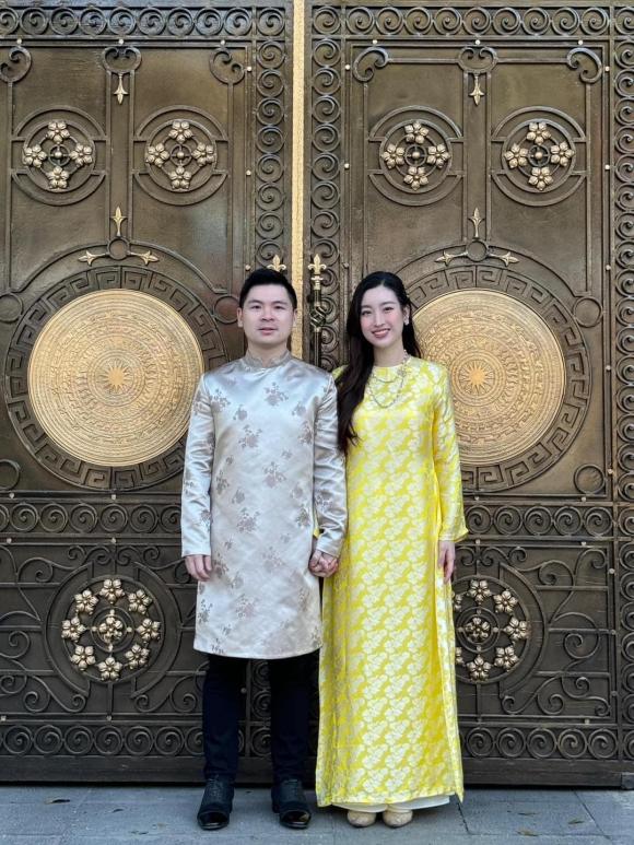 Chu Thanh Huyền được Quang Hải đưa về ngoại; vợ Bùi Tiến Dũng mặc trang phục truyền thống quê chồng - ảnh 7