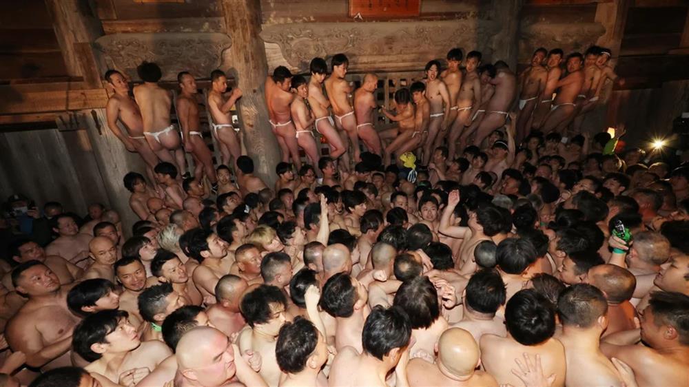 Lễ hội khỏa thân hơn 1000 năm tuổi ở Nhật bị xóa sổ do dân số qúa già - ảnh 1