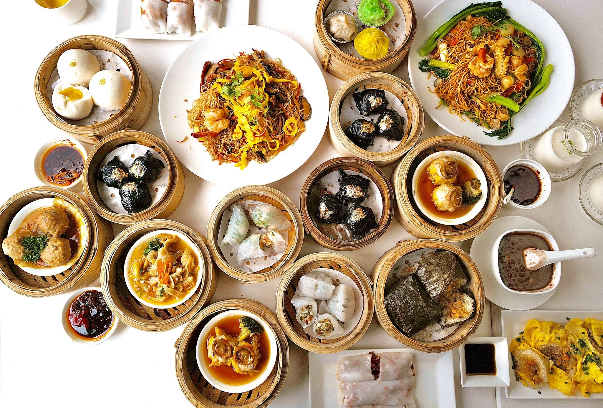 Khu ẩm thực Tây, Hàn, Nhật, Trung kín khách ngoại ở TP.HCM - ảnh 8