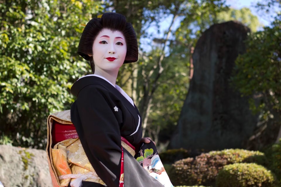 Geisha Nhật Bản tiếp tục bị du khách làm phiền - ảnh 1