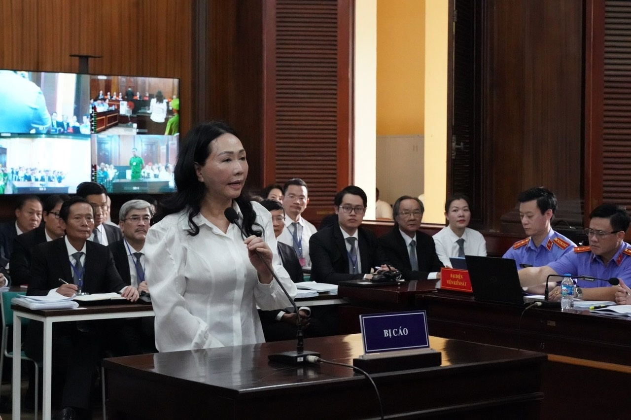 Hình ảnh bà Trương Mỹ Lan tại phiên tòa xét xử vụ Vạn Thịnh Phát - ảnh 6