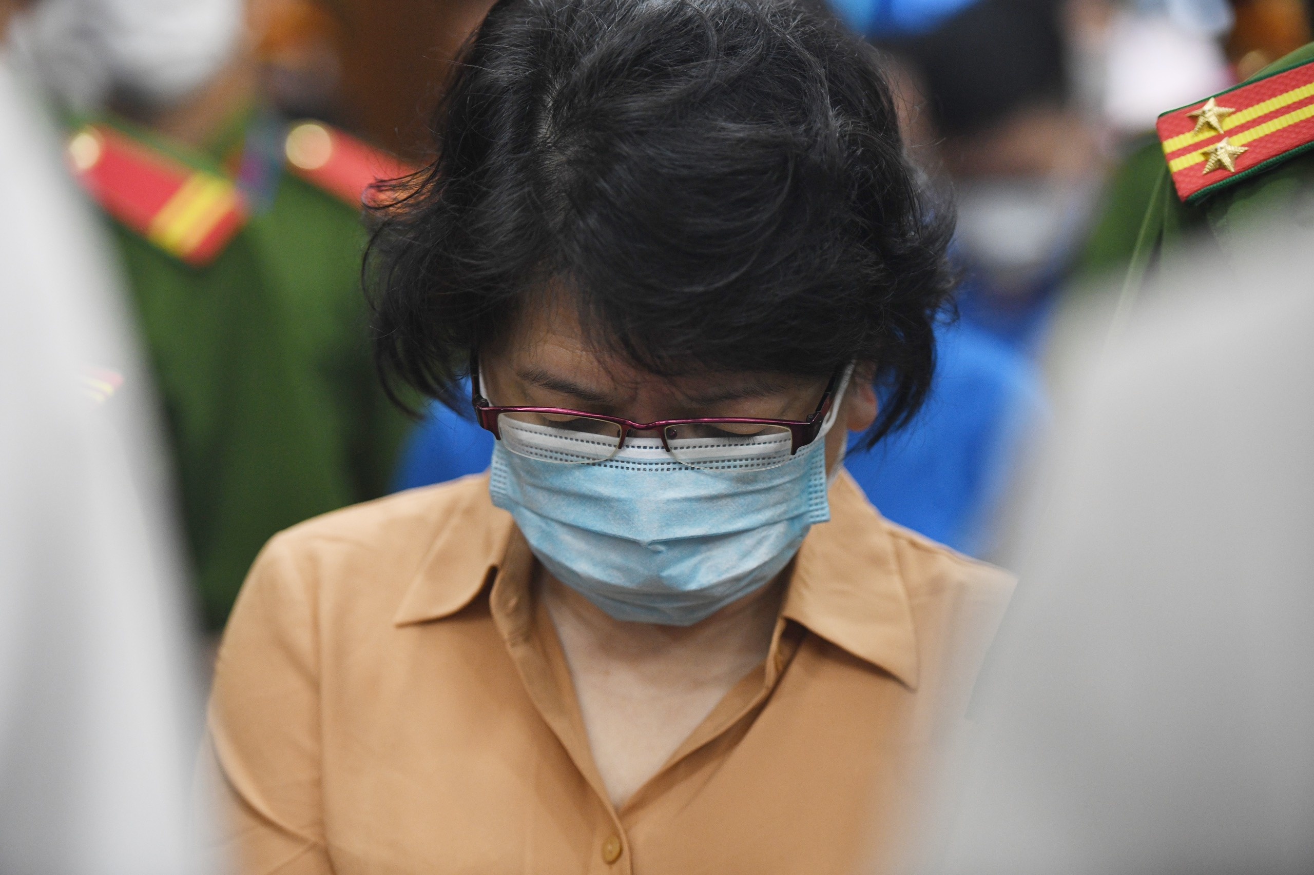 Hình ảnh bà Trương Mỹ Lan tại phiên tòa xét xử vụ Vạn Thịnh Phát - ảnh 5
