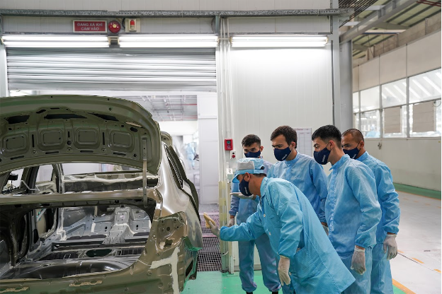Kỹ sư THACO giám sát sản xuất Kia Sonet tại Uzbekistan, minh chứng tay nghề làm ô tô của người Việt - ảnh 2