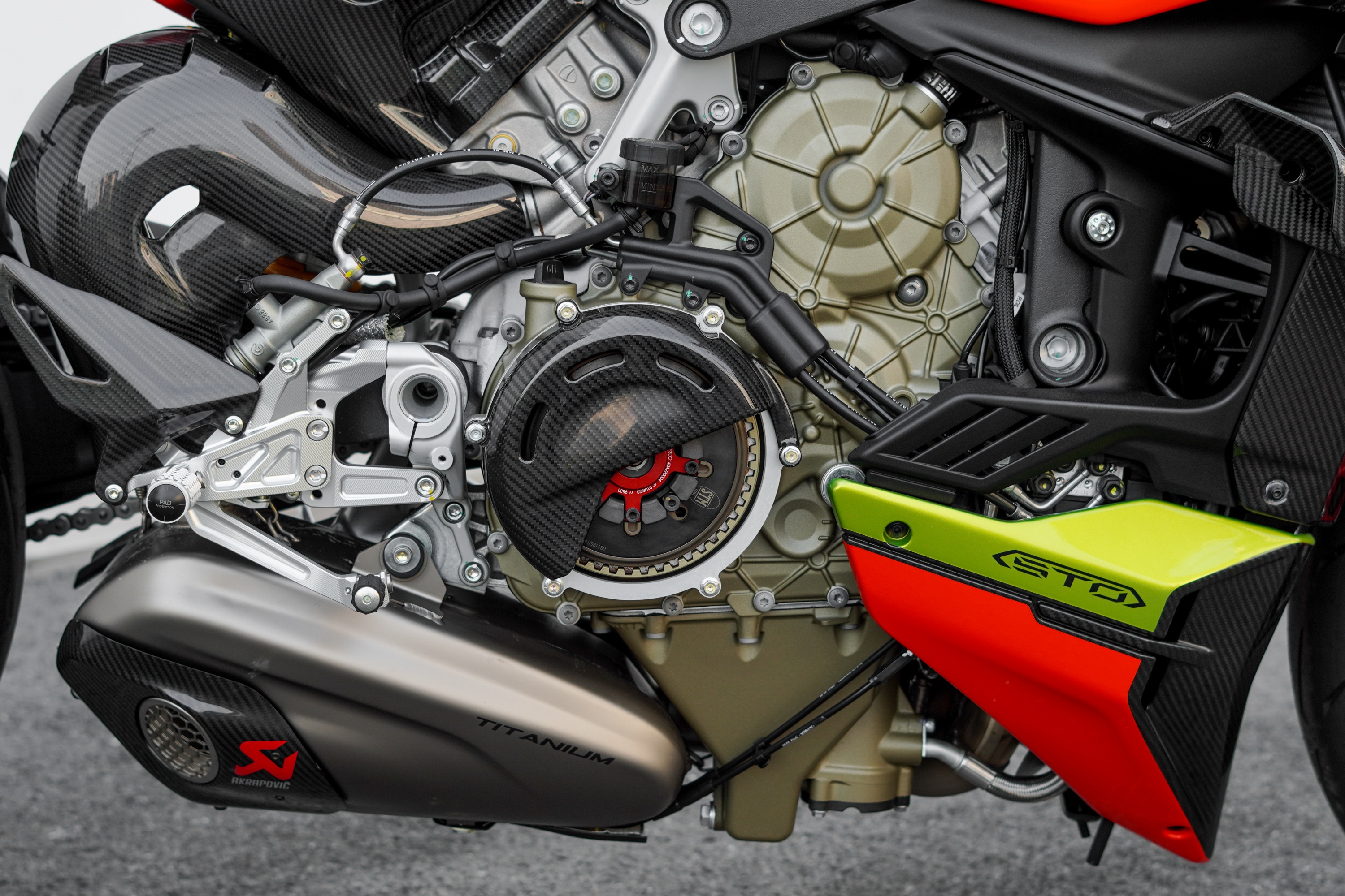Ducati Streetfighter V4 bản giới hạn về Việt Nam, giá hơn 2 tỷ đồng - ảnh 9